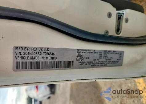 2020 Jeep Compass Latitude z USA, uszkodzony, nr VIN 3C4NJCBB4LT256846